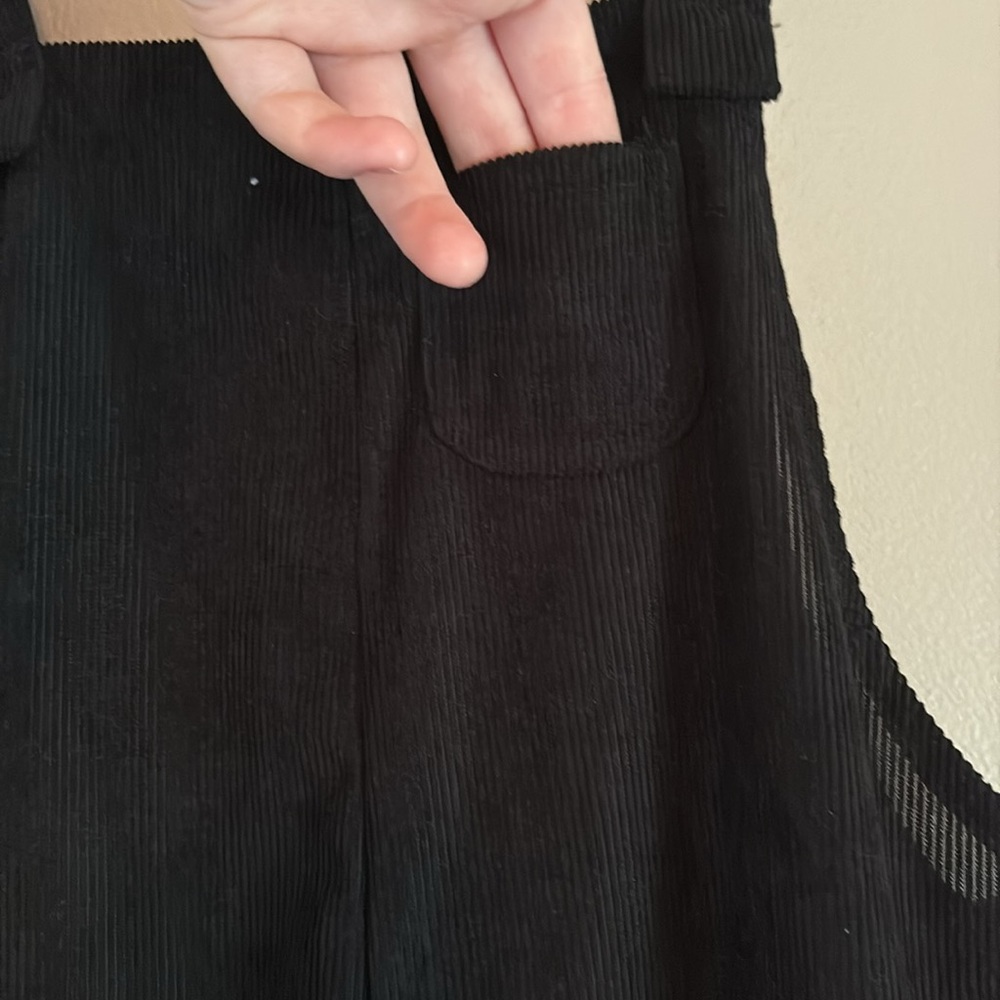 SHEIN Black Jumpsuit with Square Neckline and Relaxed Fit - Picture 6 of 10